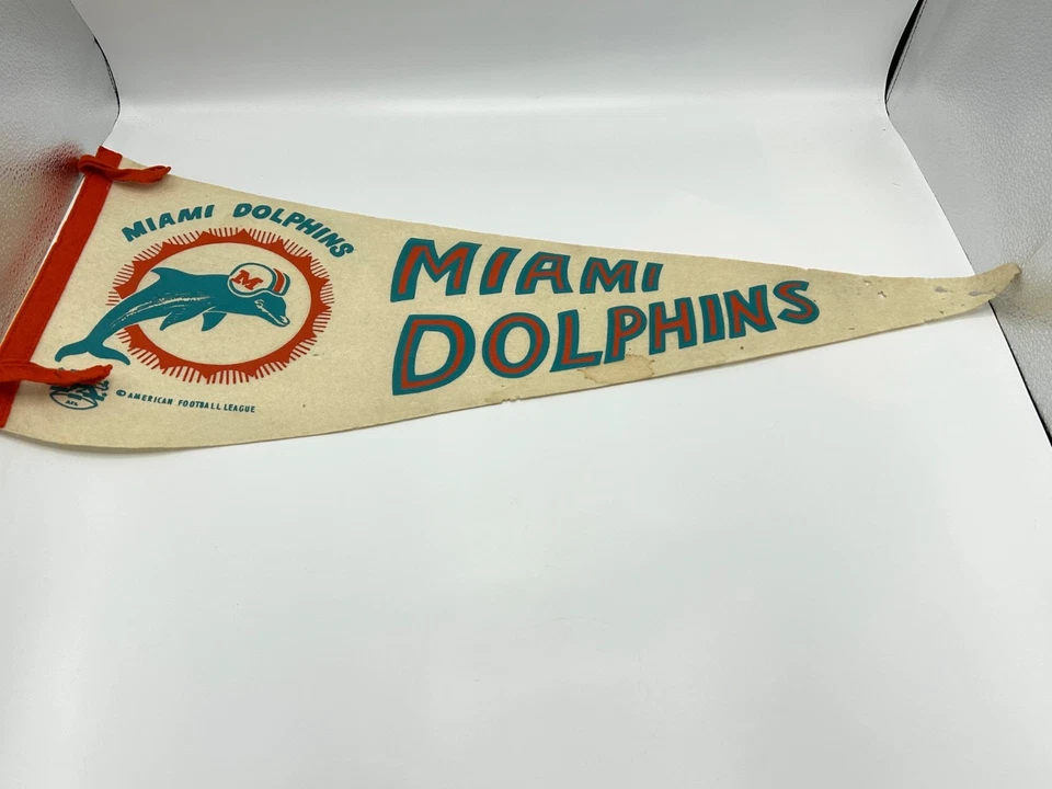 Banderín de los Miami Dolphins AFL de 1960 - logotipo redondo Foto 2 de 4