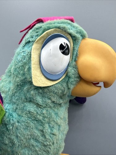 Animal Yacker Talking Parrot Crackers - Picture 7 of 22