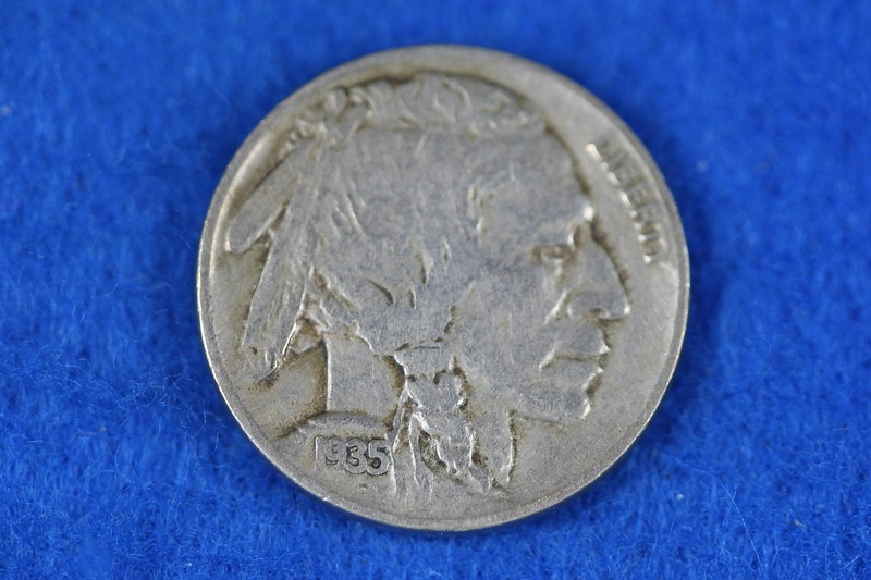 Estate  Find 1935  -  D  Buffalo Nickel!! #G9241