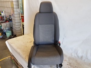 Golf 5 Variant Beifahrersitz Stoffsitz Vorne Rechts 1K4881106LR VW 1K/1KP/5M/1KM