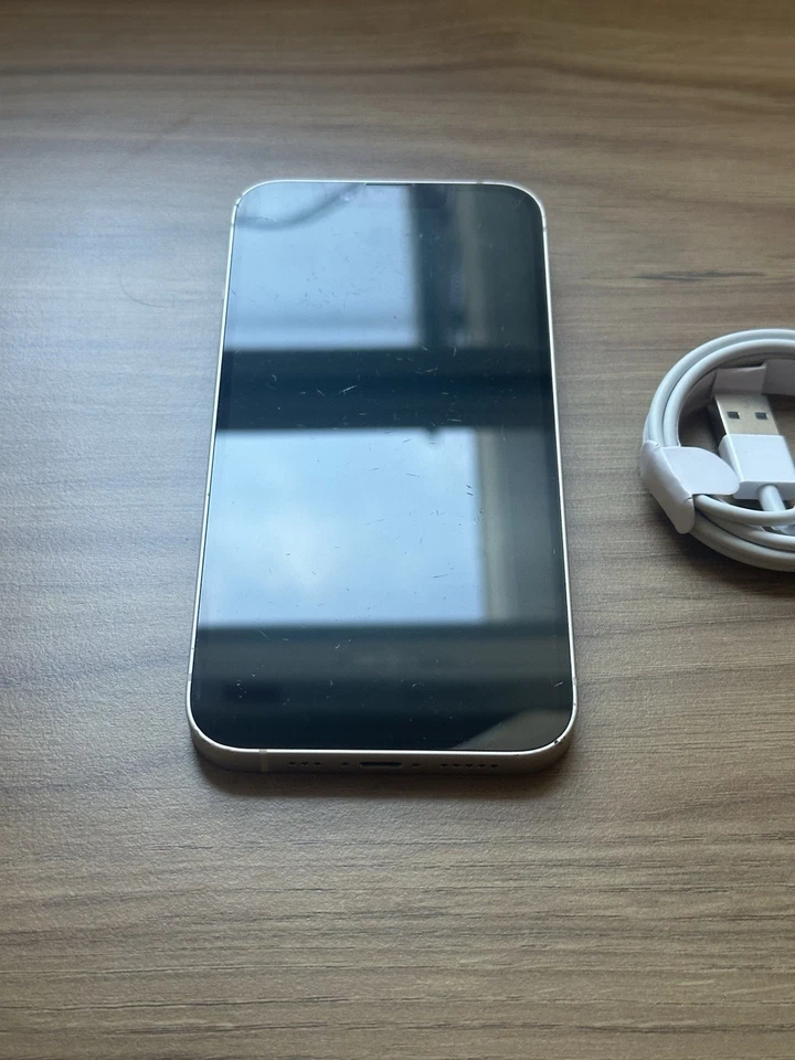 Apple iPhone 14 128GB Unlocked - White - Good Condition - Please Read desc - Image 3 of 4