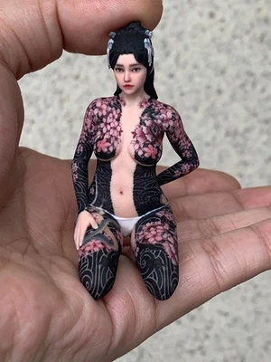 Miniature Figure Scene Props 1/18 Tattooed Girl Samurai Diorama Resin Model Toys - Image 1 of 4