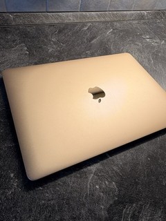 Apple MacBook Air 2020 | 13.3" | i3 | 8 GB | 256 GB SSD | gold