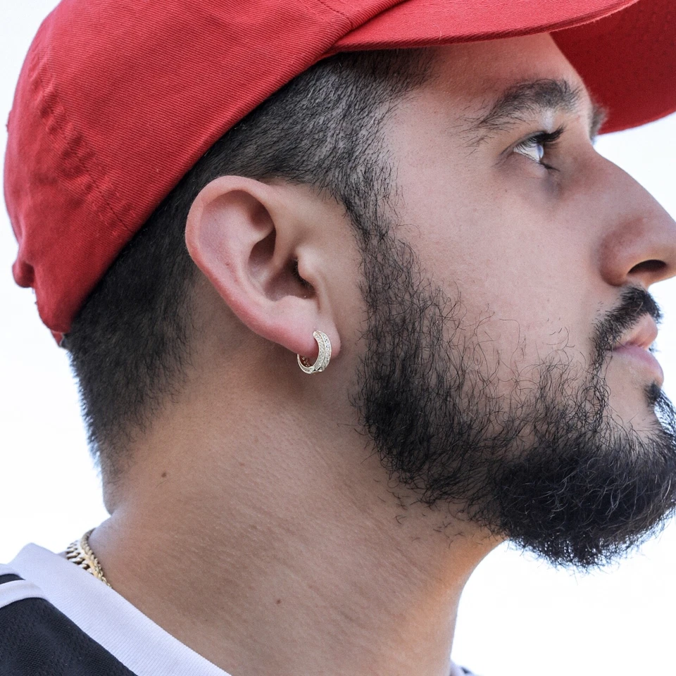 Pendientes de aro pequeños de plata esterlina 14K de 5A circonita cúbica totalmente helados para hombre Foto 4 de 4