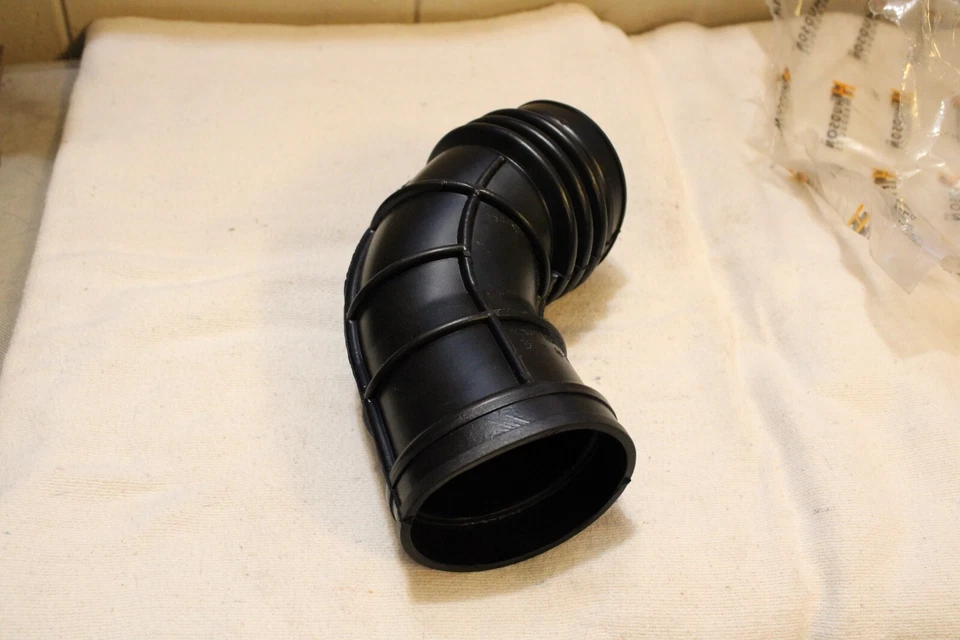 Manguera de admisión de aire del motor del cuerpo del acelerador para BMW 325Ci 325i 330CI 330i 330Xi Z3 Foto 4 de 4