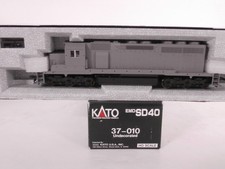 HO Scale Kato Undecorated SD40 Powered Diesel Engine, TRO