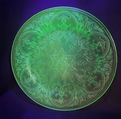 VTG Uranium Green Depression Indiana Glass Horseshoe 11 3/8” Cake Serving Plate