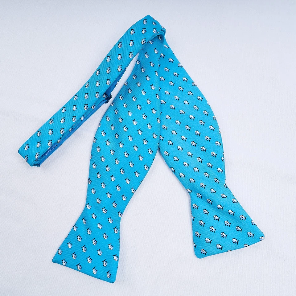 Pajarita de seda Southern Tide azul con estampado de peces Skipjack autocorbata ajustable Italia Foto 4 de 4