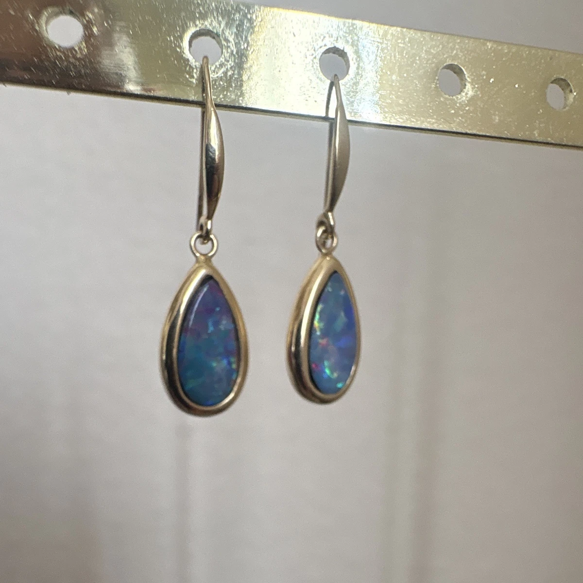 Vintage Gold Earrings … Natural Australian opals