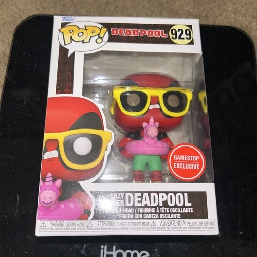 Funko Pop: Marvel - Lazy River Deadpool #929 w/ Protector