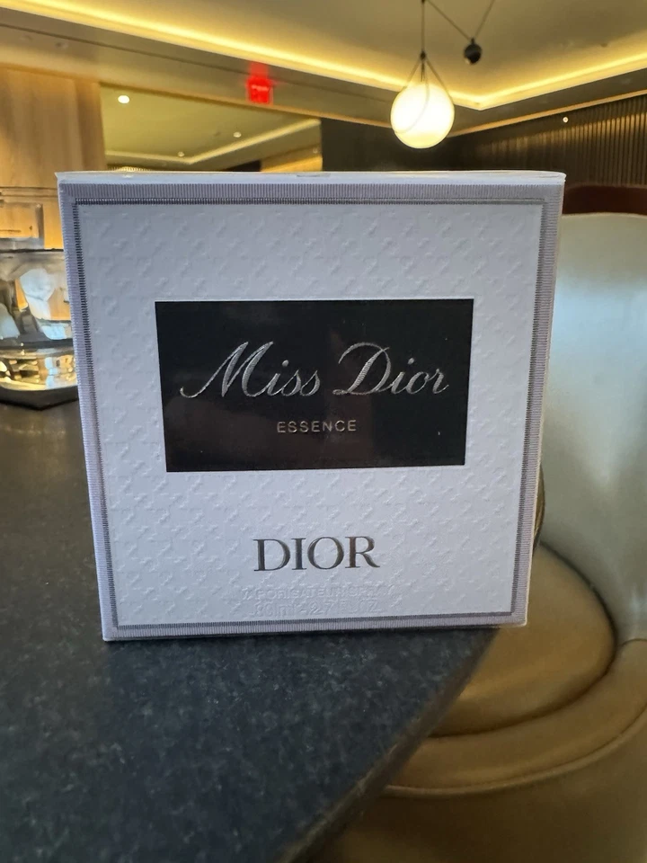 Miss Dior Rose Essence de Parfum - Image 3 of 4