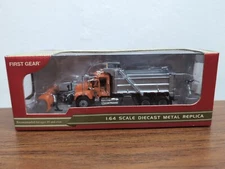 1/64 First Gear Mack Dump Truck With Plow Pa Turnpike 