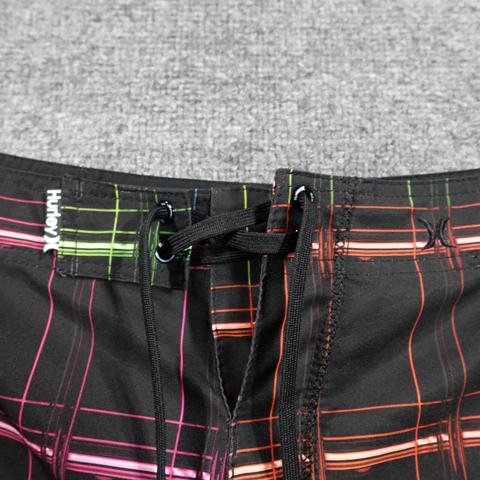 Pantalones Cortos De Colección Hurley Hombres 30 Negro Rosa Cuadros Boardshorts Surf Y2k Logo 13679 Foto 3 de 4