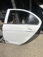 Porte arrière et accessoires Mitsubishi LANCER