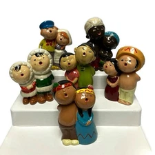 VTG 1960s World Gift Fair Souvenir Small World Hand Painted Singing Figure Japan