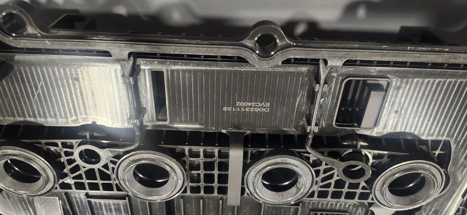 Cubierta de válvula de motor 22410-2E000 + junta para Hyundai Elantra 2011-2016 1,8 L... Foto 4 de 4