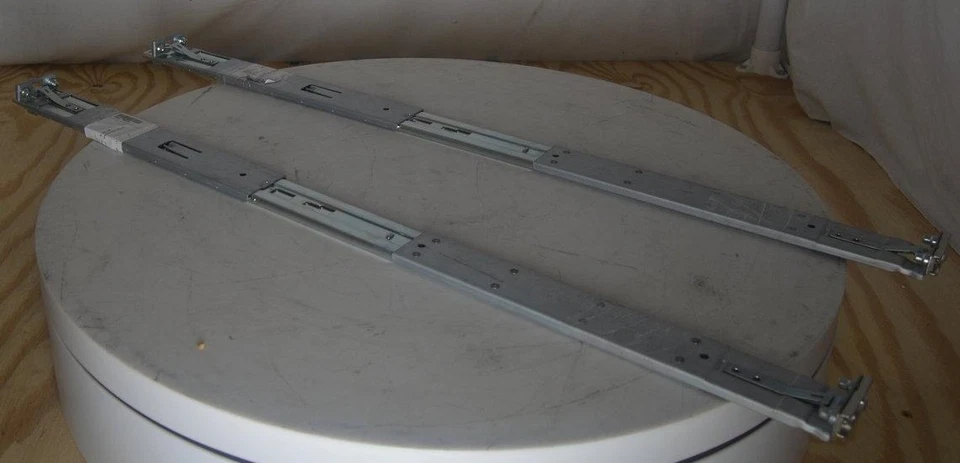 Pair Of 2*HP 679368-001 Rackmount Left/Right Server Rail Kit - Image 2 of 4