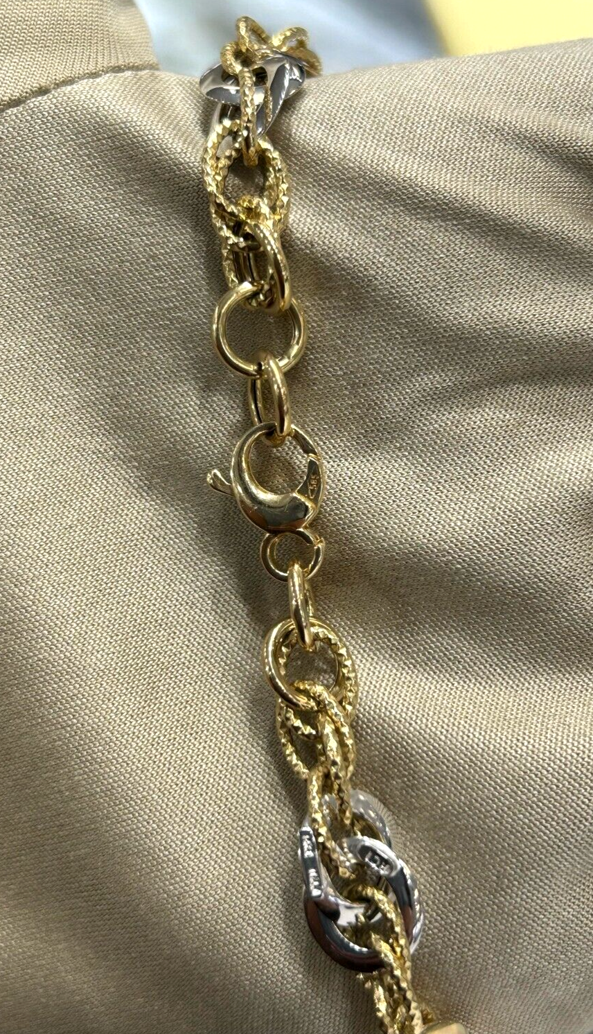 Picture 2 of 4
