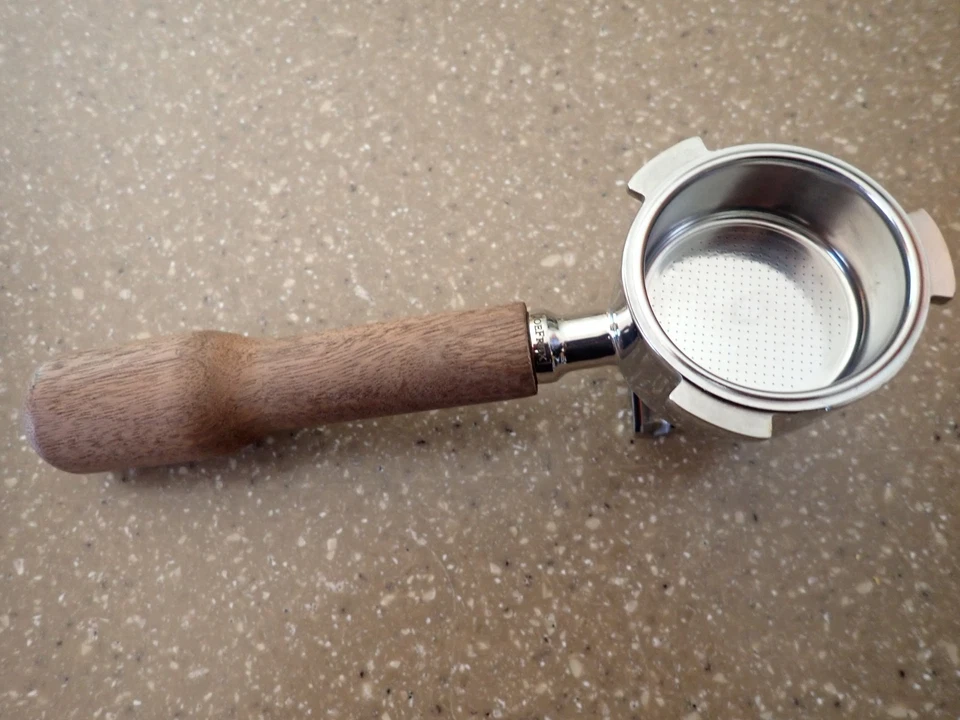 Delonghi 51mm Walnut Handle Stainless Steel Espresso Filter - Image 3 of 4