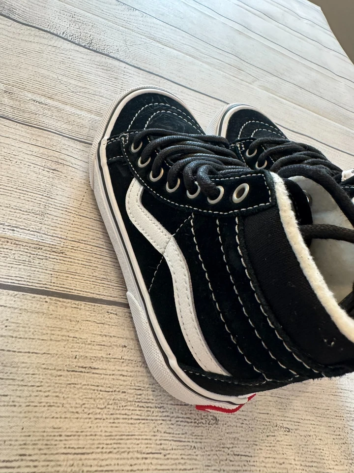 Vans Sneakers Boy's 13 New MTE Sk8-Hi Black/White Hiking Casual Everyday Shoes - Image 4 of 4