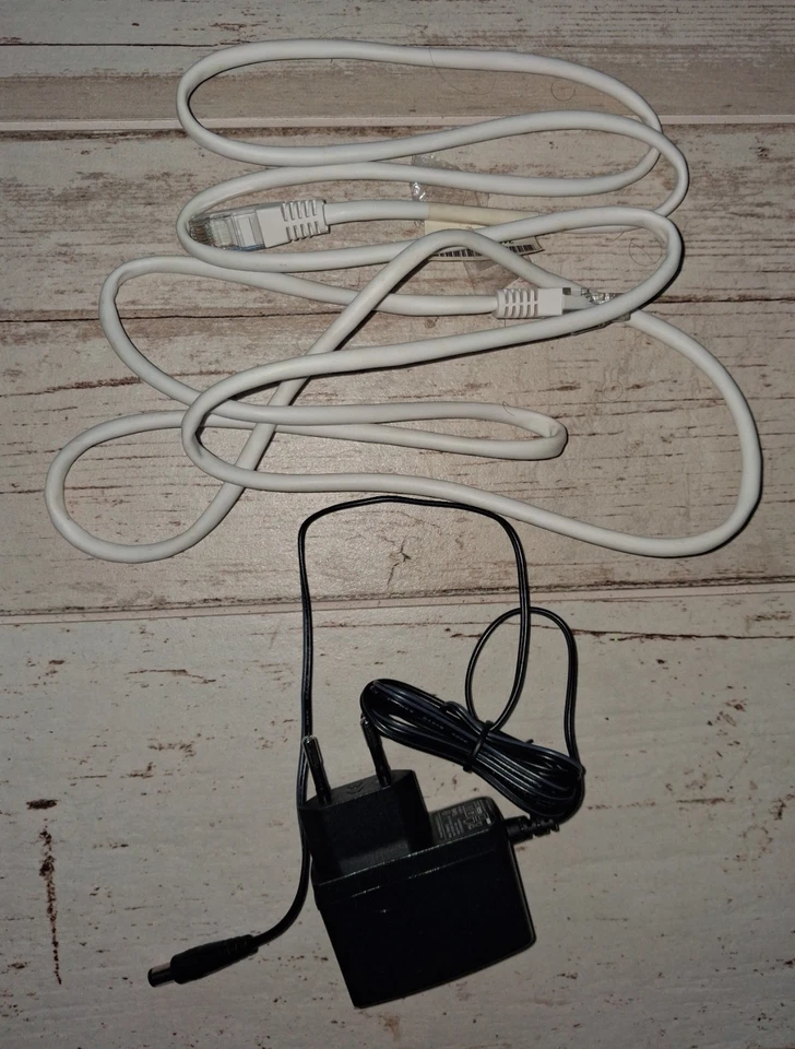 TP-LINK 300 Mbps WIRELESS N ROUTER MODEL No. TL-WR841N + ALIMENTATORE + GUIDE - Immagine 4 di 4