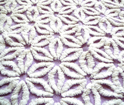 VTG CHENILLE BEDSPREAD FABRIC HOFMANN DAISY  PLUSH LAVENDER  24 X 18'' EXCELLENT