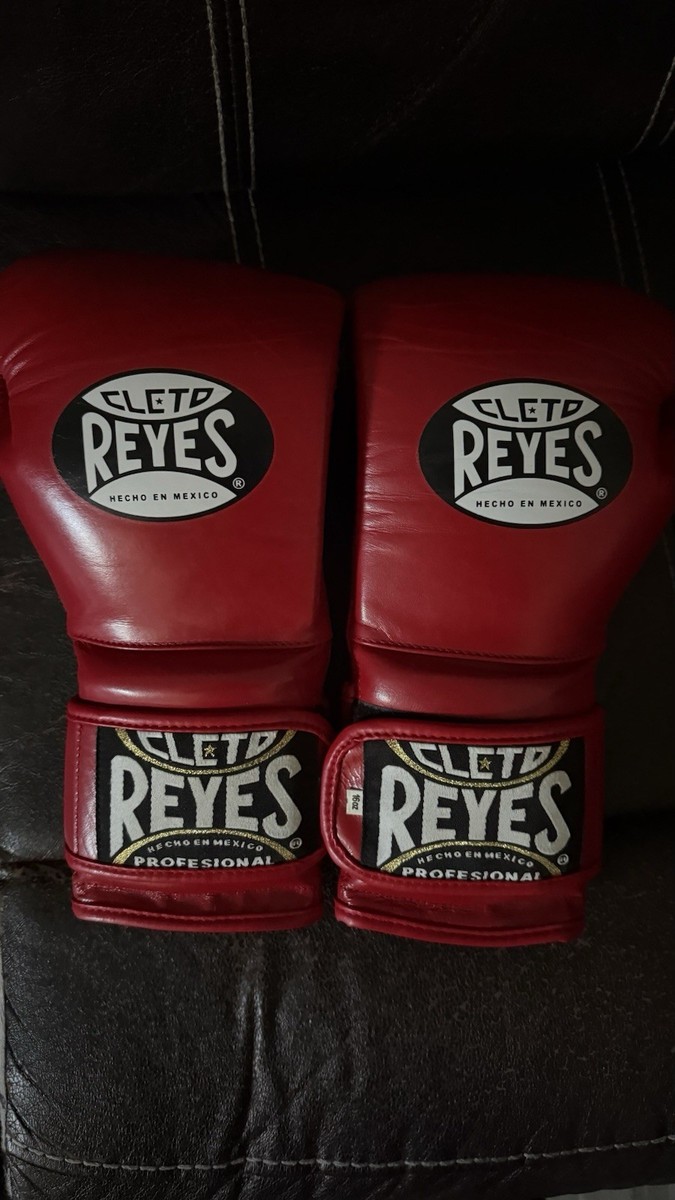 Cleto Reyes Red Training Gloves 16 oz with Hook and Loop