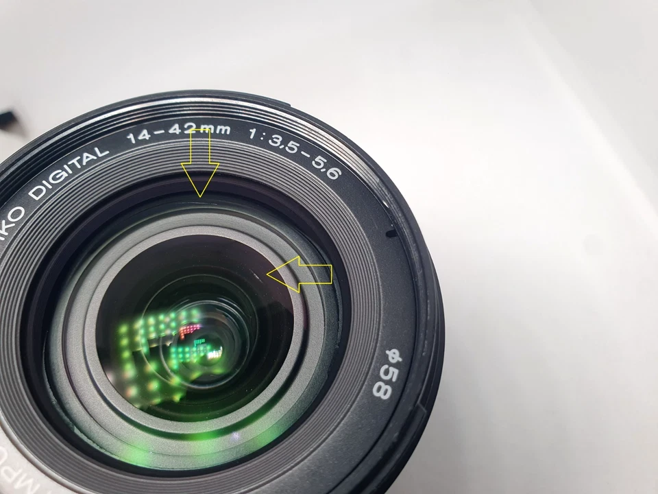 Olympus 14-42mm f3.5-5.6 Zoom Lens - FOUR THIRDS Mount w/ Lens Hood - image 4 of 4