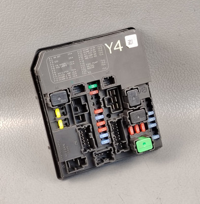 284b71YP1A NISSAN AD EXPERT VY12 SUZUKI EVERY 660 IPDM fuse box assembly  Y4