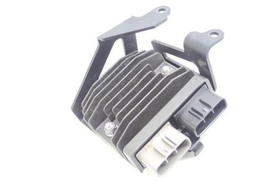 TRIUMPH STREET TRIPLE S 765 2017 19 VOLTAGE REGULATOR T1300675