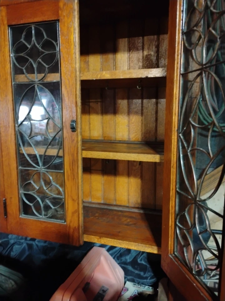 Expositor de roble francés Luis XV con vidrio biselado años 1900 Foto 2 de 2