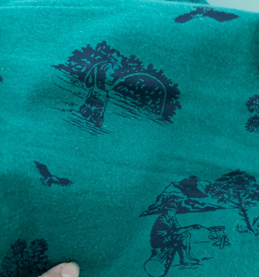 Vtg 62X59 Hunter Green HEAVY FLANNEL Fishing Canoe FABRIC Sewing THROW BLANKET - Image 4 of 4