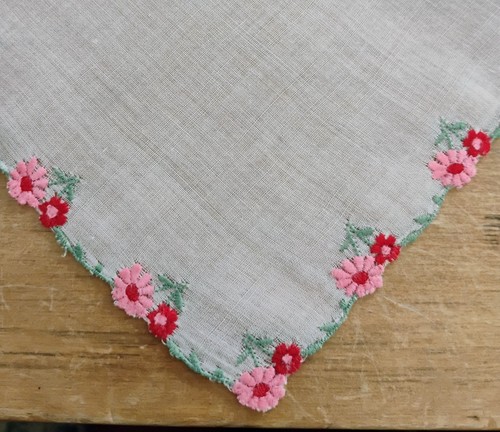 Vgt Pink & Red Embroidered Daisies White Cotton Batiste Hankie Handkerchief - Picture 2 of 3