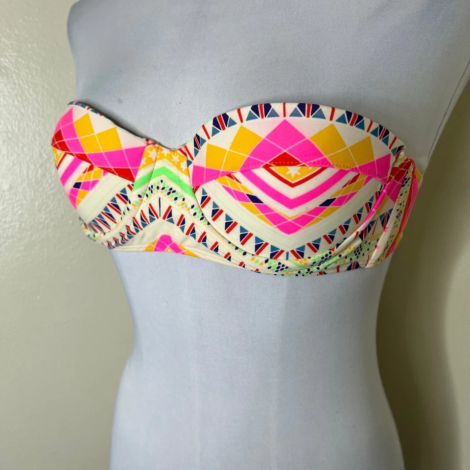 Top de bikini Mara Hoffman Naga Bustier mediano sin tirantes con aros traje de baño de playa Foto 4 de 4