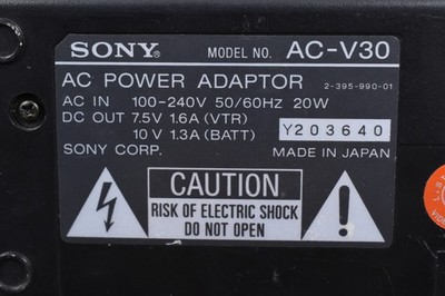 Sony CCD-TR4 Video8 Handycam Camcorder w/ AC-V30 - For Parts