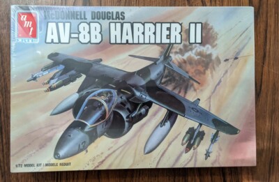 Vintage AMT Mcdonnel Douglas AV-8B Harrier II 1/72 Scale Model Kit
