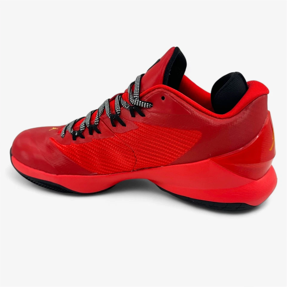 Zapatilla deportiva Jordan CP3.VIII Challenge Red Tour amarilla negra para hombre Foto 3 de 4