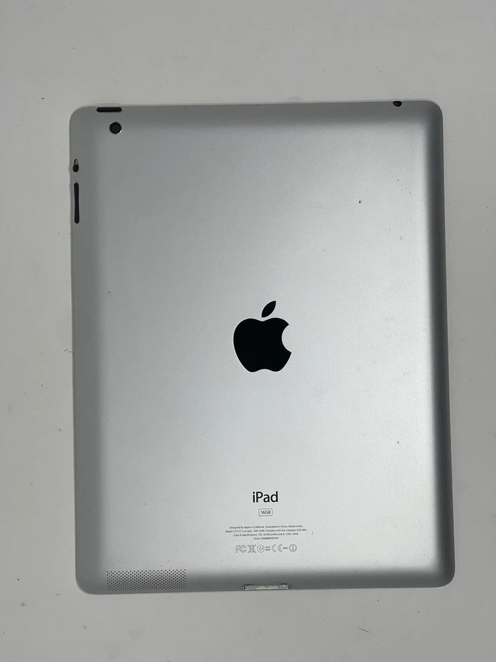 Apple iPad 3rd Generation 16GB 9.7in Display Wi-Fi Functional Condition Silver - Image 2 of 4