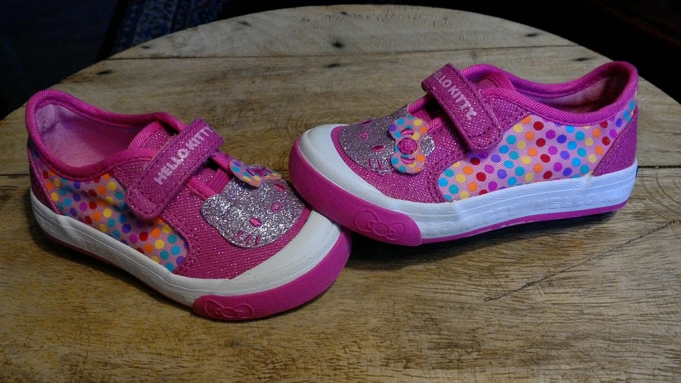 Niñas Zapatillas keds Hello Kitty Niñas Brillo-Gatito ROSA K Cara Talla 5 1/2 Foto 3 de 4