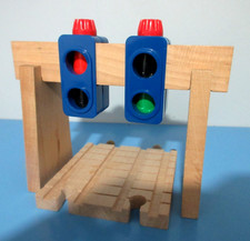 Thomas  Friends OVER THE TRACK SIGNAL Wooden Railway Double Lane Clickety Clack