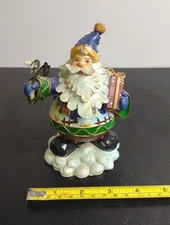 Greenbrier International Santa Claus Figurine With SNOWFLAKE