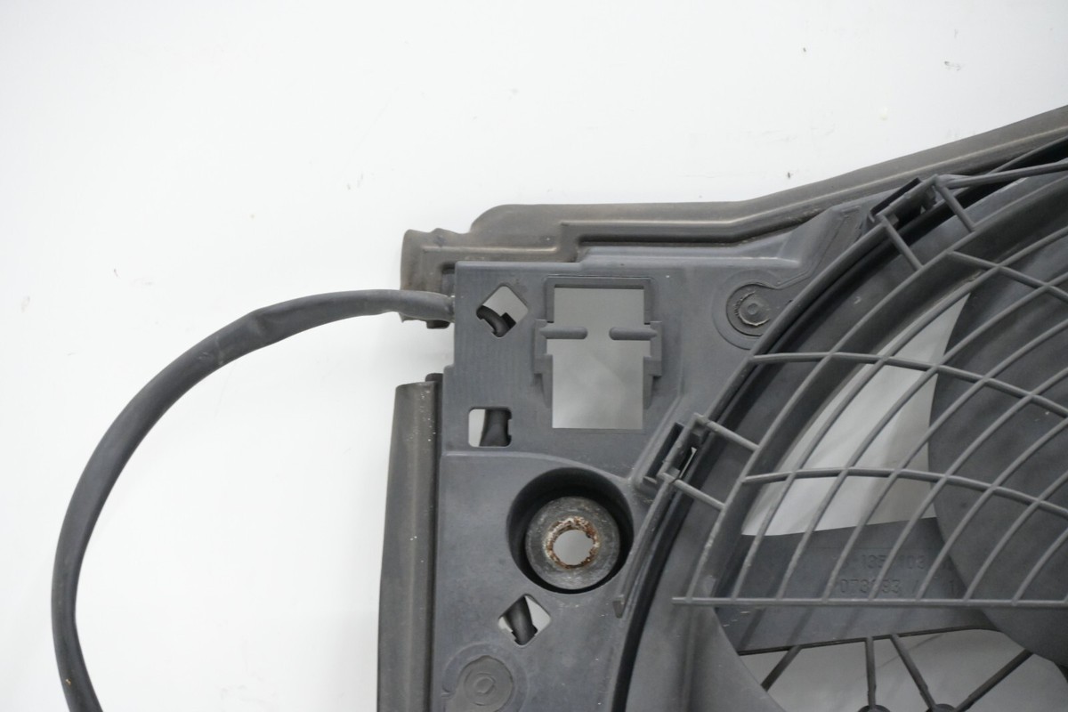 Radiator Cooling Fan Assembly For BMW E46 325i 328i 330i 2000-01 17117510617