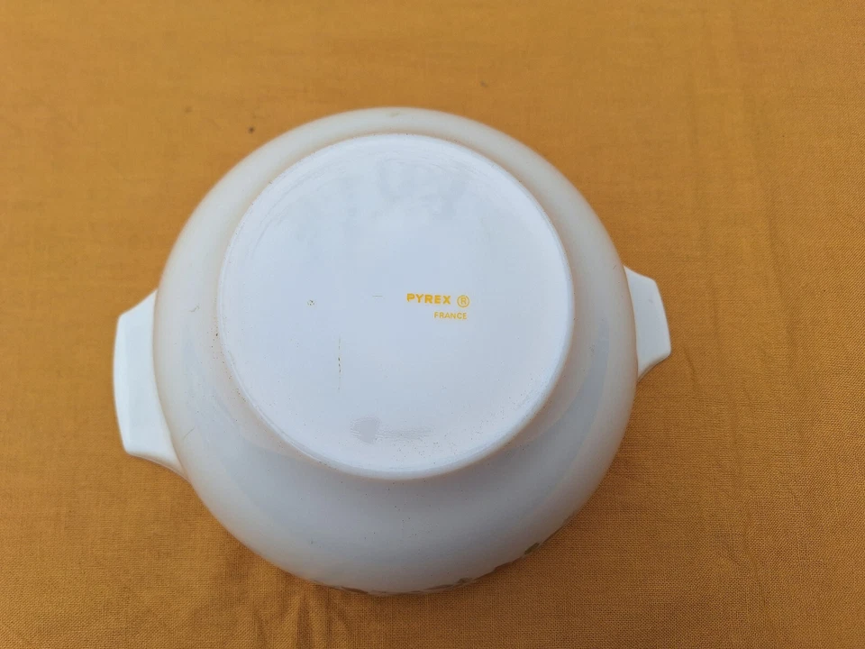 Saladier Pyrex des années 70, 22cm de diamètre en très bon état - Photo 3/4