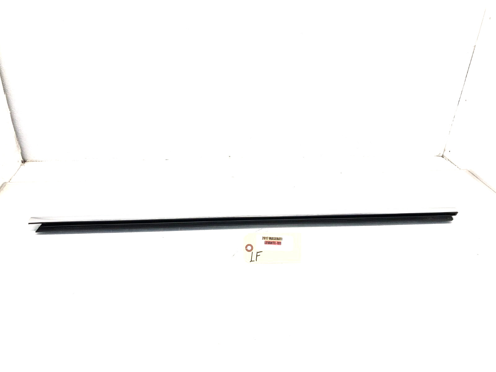 2017-2020 MASERATI LEVANTE LEFT DRIVER FRONT DOOR WINDOW BELT MOLDING TRIM OEM