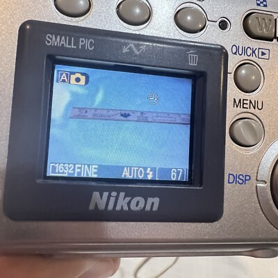 Nikon COOLPIX 2000 Digital Camera w/ Memory Card ~ 2.0MP