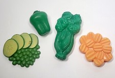 Vtg Play Food Veggies Peas And Cucumbers, Pepper, Broccoli, Carrots Mixed Lot