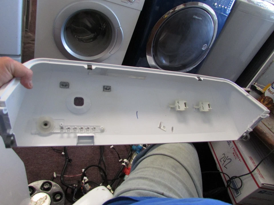 CONSOLA LAVADORA ROPER CON INTERRUPTORES DE TEMPERATURA Y NIVEL DE AGUA PARTE # W10890625 Foto 4 de 4