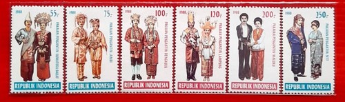 Indonesia 1988 Regional Wedding Clothes Stamp - Picture 2 of 2