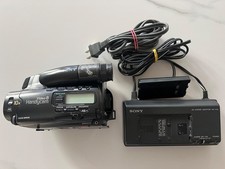 SONY Handycam CCD-TR71 Video 8 CAMERA RECORDER w/ Power Adapter