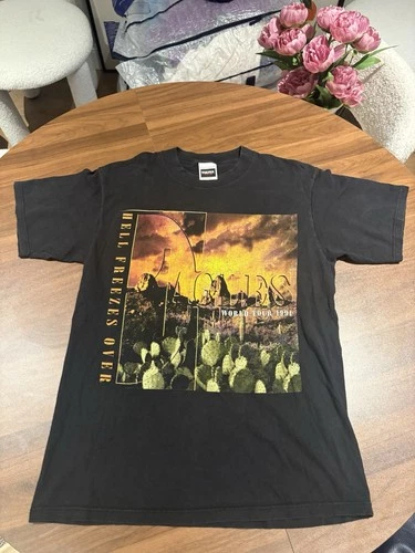 Eagles Hell Freezes Over Tour Shirt Size Large 1990s vintage concert t-shirt, vintage, size L, single stitch, B+ condition